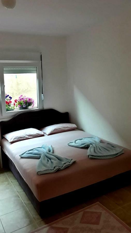Apartman Tatjana Sutomore Exterior foto
